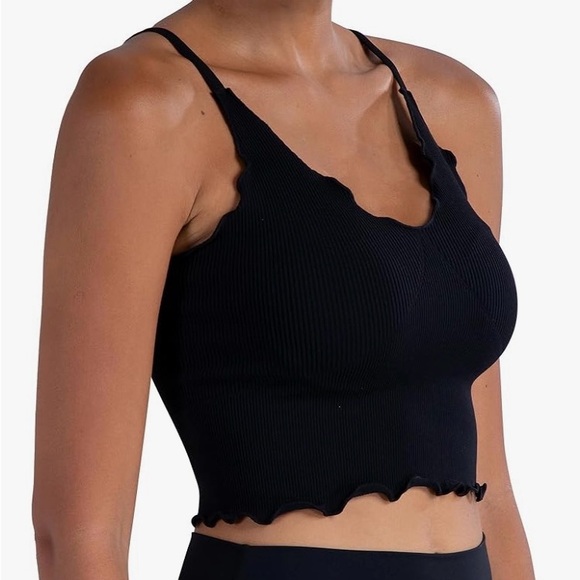 Black and Beige Seamless Scalloped Crop Tank Tops V-Neck Ribbed Cami - Picture 2 of 5